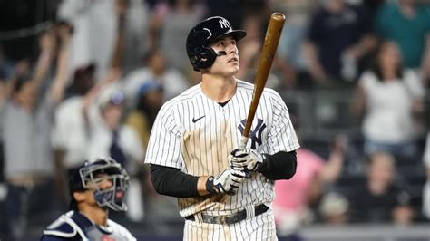 Rizzo homers twice on his bobblehead night, Yankees beat Rays 6-5